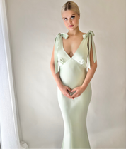 THE ROSALIE GOWN WITH SHOULDER BOWS