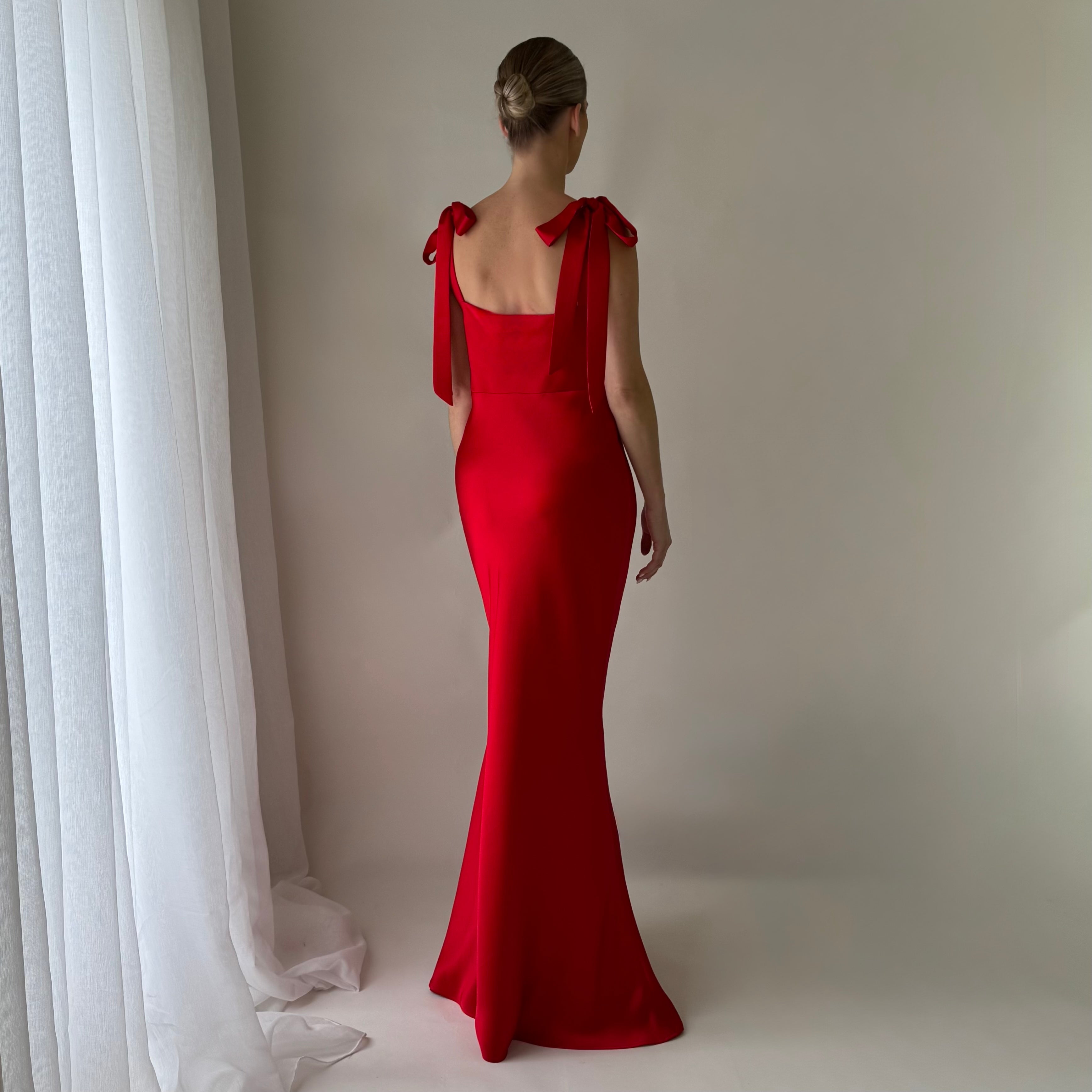 THE ROSALIE GOWN WITH SHOULDER BOWS